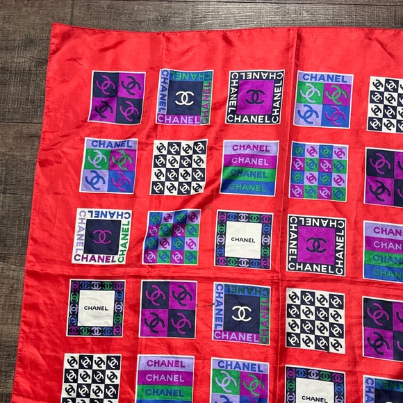 CHANEL Vibrant Red silk Scarf with Multicolor Logo Squares - Picture 4 of 9